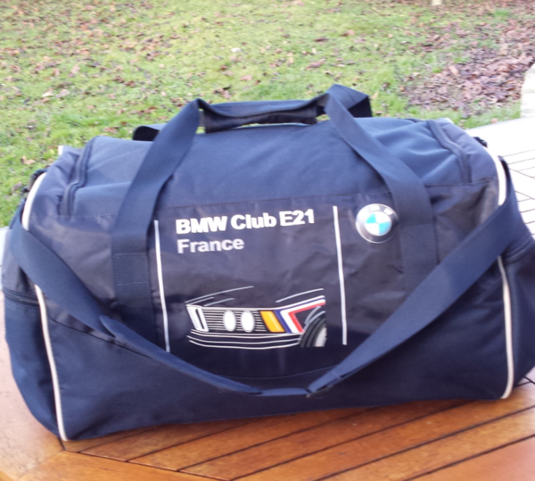 sac de sport avec le logo E21